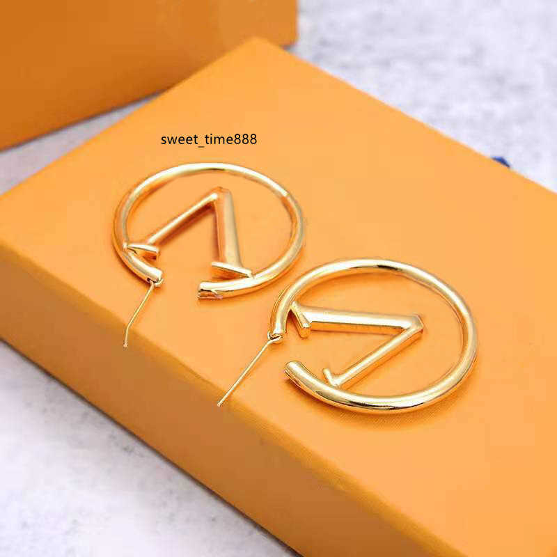 New Fashion Hoop Earrings Stud Womens Diameter 4cm Big Circle Simple Titanium Steel Earring for Woman
New Fashion Hoop Earrings Stud Womens Diameter 4cm Big Circle Simple Titanium Steel Earring for Woman