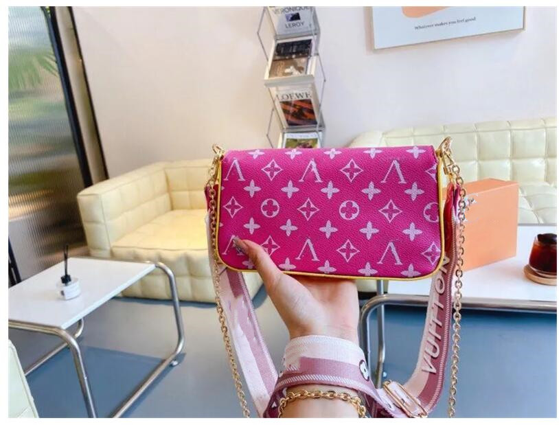Brand 23SS Women's Messenger Bags Gradient Letter Cloud bag sheepskin underarm texture soft Pu leather fashion grils envelope bag clutch, Customize
Brand 23SS Women's Messenger Bags Gradient Letter Cloud bag sheepskin underarm texture soft Pu leather fashion grils envelope bag clutch, Customize