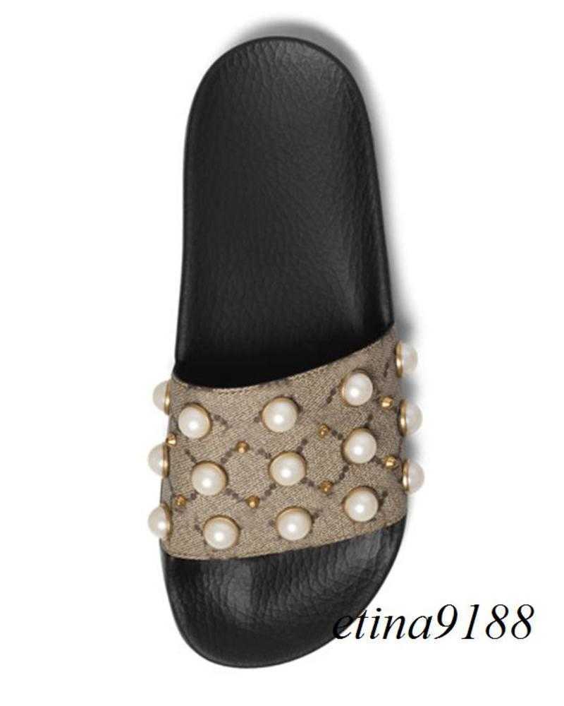 2018 mens and womens fashion rubber Slides Sandals with Pearl effect and gold-toned studs boys and girls outdoor beach slippers''gg'', Beige
2018 mens and womens fashion rubber Slides Sandals with Pearl effect and gold-toned studs boys and girls outdoor beach slippers''gg'', Beige