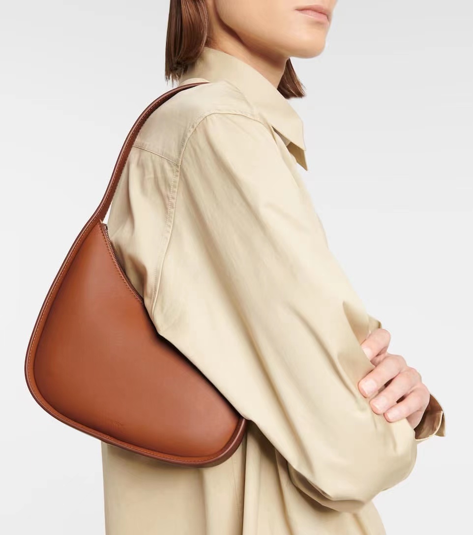 First Layer Cowhide Sport Bags New Leather The Moon-shaped Row Ladies Handbag Top Underarm Lcu Mini Bag, Multi-color
First Layer Cowhide Sport Bags New Leather The Moon-shaped Row Ladies Handbag Top Underarm Lcu Mini Bag, Multi-color