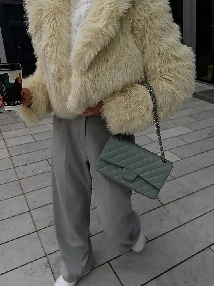 Women's Fur Faux Fur Cropped Warm Fluffy Faux Fur Jacket Coat Women Loose Long Sleeve V-neck Female Cardigan Winter Lady Streetwear Jackets 23112