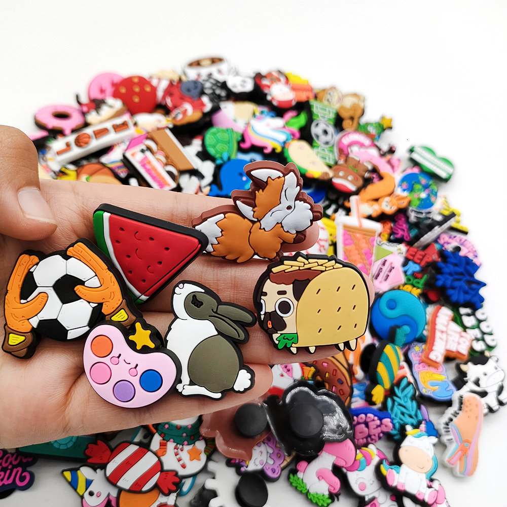 Shoe Parts Accessories 20500PCS jibz Wholesale Random Cartoon Animal Charms Decrations For Croc Buckle Kids Xmas Gifts 230421