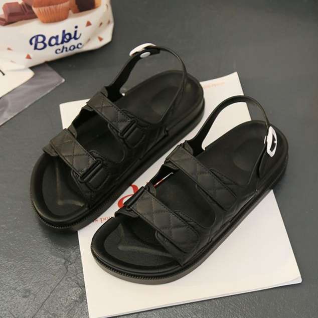 Free delivery Luxury sandals female designer casual slippers black and white red peep-toe summer upscale outdoor indoor Slippers sandals 1, As shown in the picture
Free delivery Luxury sandals female designer casual slippers black and white red peep-toe summer upscale outdoor indoor Slippers sandals 1, As shown in the picture