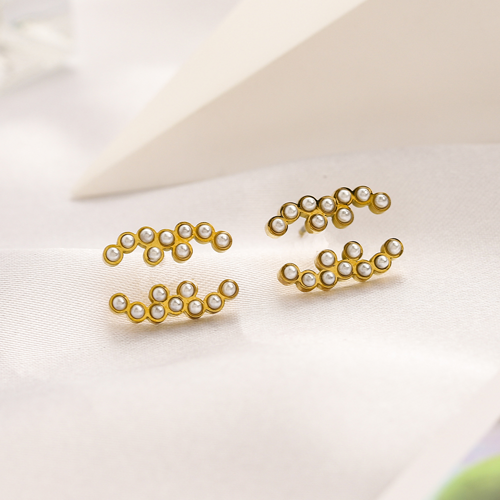 Fashion Gift Pearl Stud Earrings 18K Gold Plated Charm Women's Love Earrings Designer Brand Jewelry 2023 New Family and Couple Earrings Luxury Jewelry Wholesale
Fashion Gift Pearl Stud Earrings 18K Gold Plated Charm Women's Love Earrings Designer Brand Jewelry 2023 New Family and Couple Earrings Luxury Jewelry Wholesale