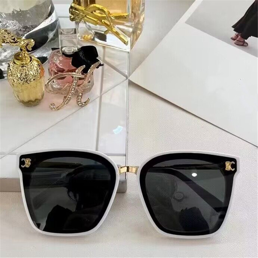 Sunglasses Fashion Designer Summer Sunglasses Full Frame Glasses Letter Pattern Design for Man Woman 6 Color High Quality yy11
Sunglasses Fashion Designer Summer Sunglasses Full Frame Glasses Letter Pattern Design for Man Woman 6 Color High Quality yy11