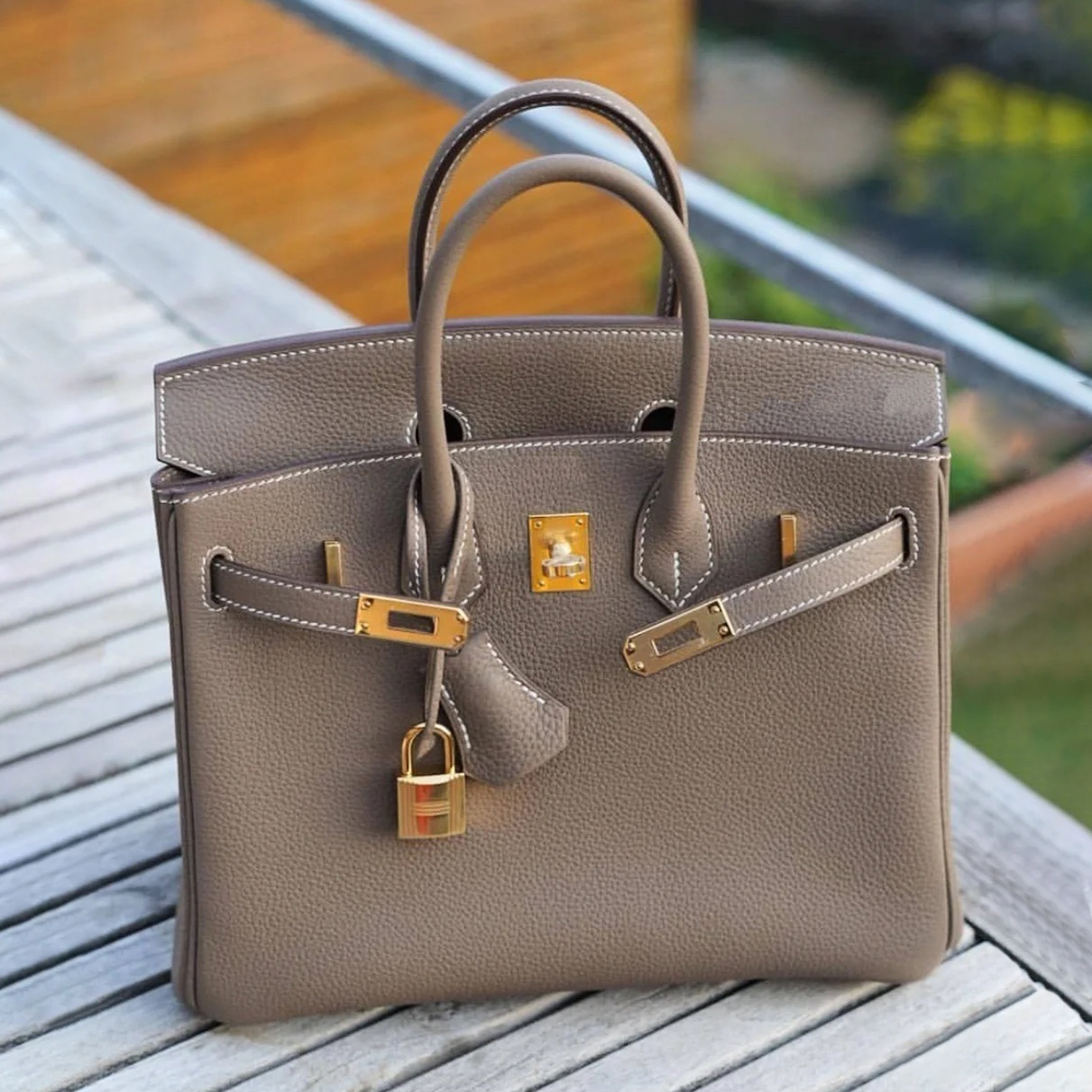 classic Birkin bag Genuine leather Luxury designer clutch bag Women mirror quality handbag purse mens scarf crossbody the tote bag pochettes Shoulder underarm Bags, White
classic Birkin bag Genuine leather Luxury designer clutch bag Women mirror quality handbag purse mens scarf crossbody the tote bag pochettes Shoulder underarm Bags, White
