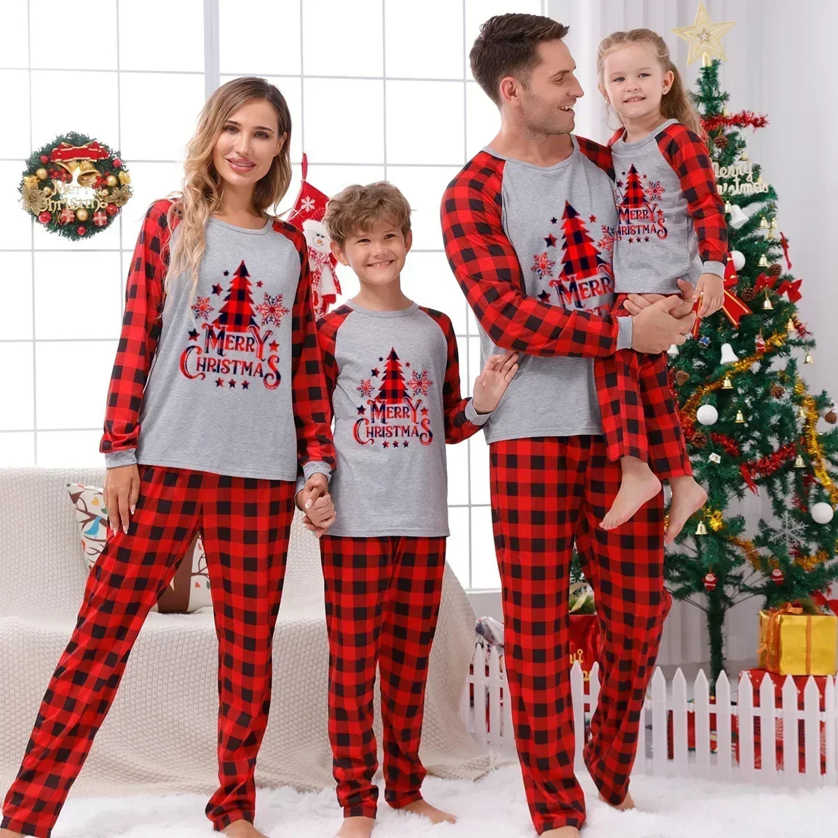 Family Matching Outfits Xmas Family Look Christmas Pajamas Set Santa Tree Print Mom Daughter Dad Son Matching Clothes Baby Romper Soft Pyjamas 231122