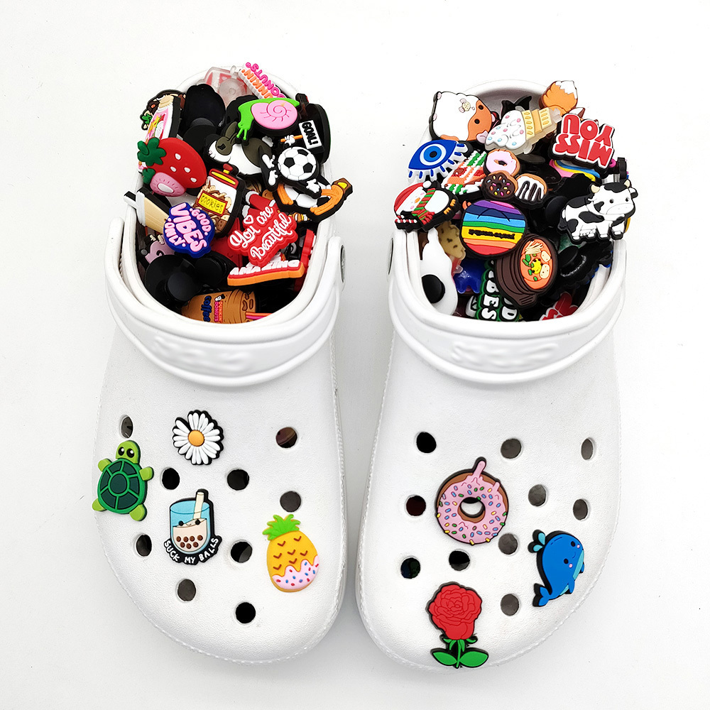 Shoe Parts Accessories 20500PCS jibz Wholesale Random Cartoon Animal Charms Decrations For Croc Buckle Kids Xmas Gifts 230421