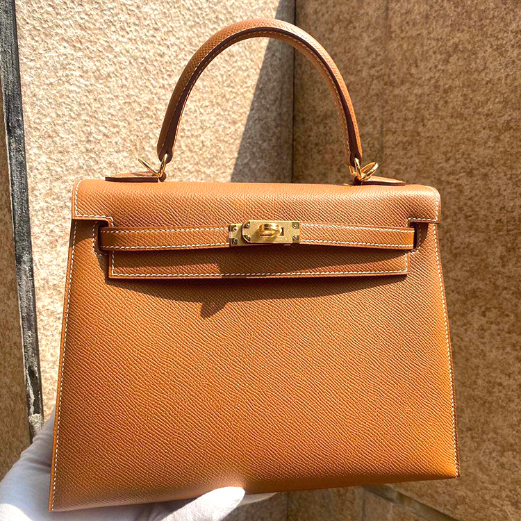 woman tote scarf Crocodile travel Shoulder bag pink crossbody men womens Luxurys Designers crocodile large hand bag Genuine leather snapshot triangle clutch Bag
woman tote scarf Crocodile travel Shoulder bag pink crossbody men womens Luxurys Designers crocodile large hand bag Genuine leather snapshot triangle clutch Bag