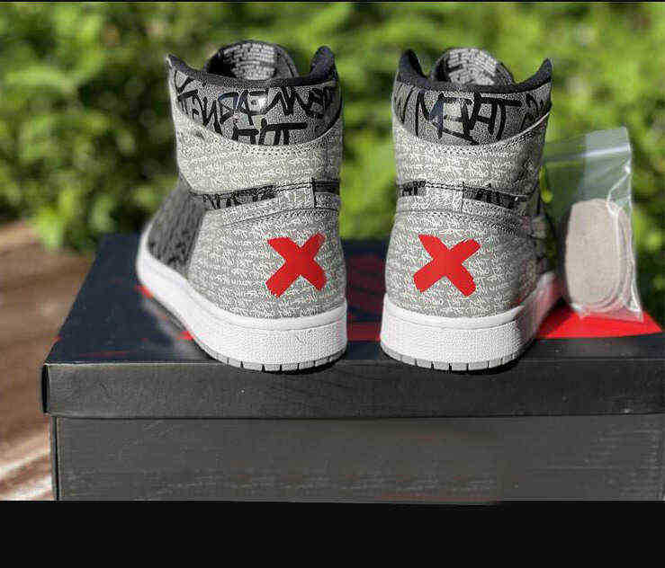 1 High OG Rebellionaire Mens Basketball Shoes womens 1s Black White-Particle Grey outdoor Sports Sneakers, Bubble wrap packaging
1 High OG Rebellionaire Mens Basketball Shoes womens 1s Black White-Particle Grey outdoor Sports Sneakers, Bubble wrap packaging