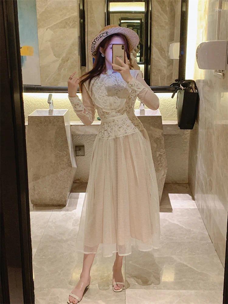 Casual Dresses High-End Customization Lace Embroidery Patchwork Mesh Long Dress Women Fashion Three-Dimensional Flower Holiday Vestidos