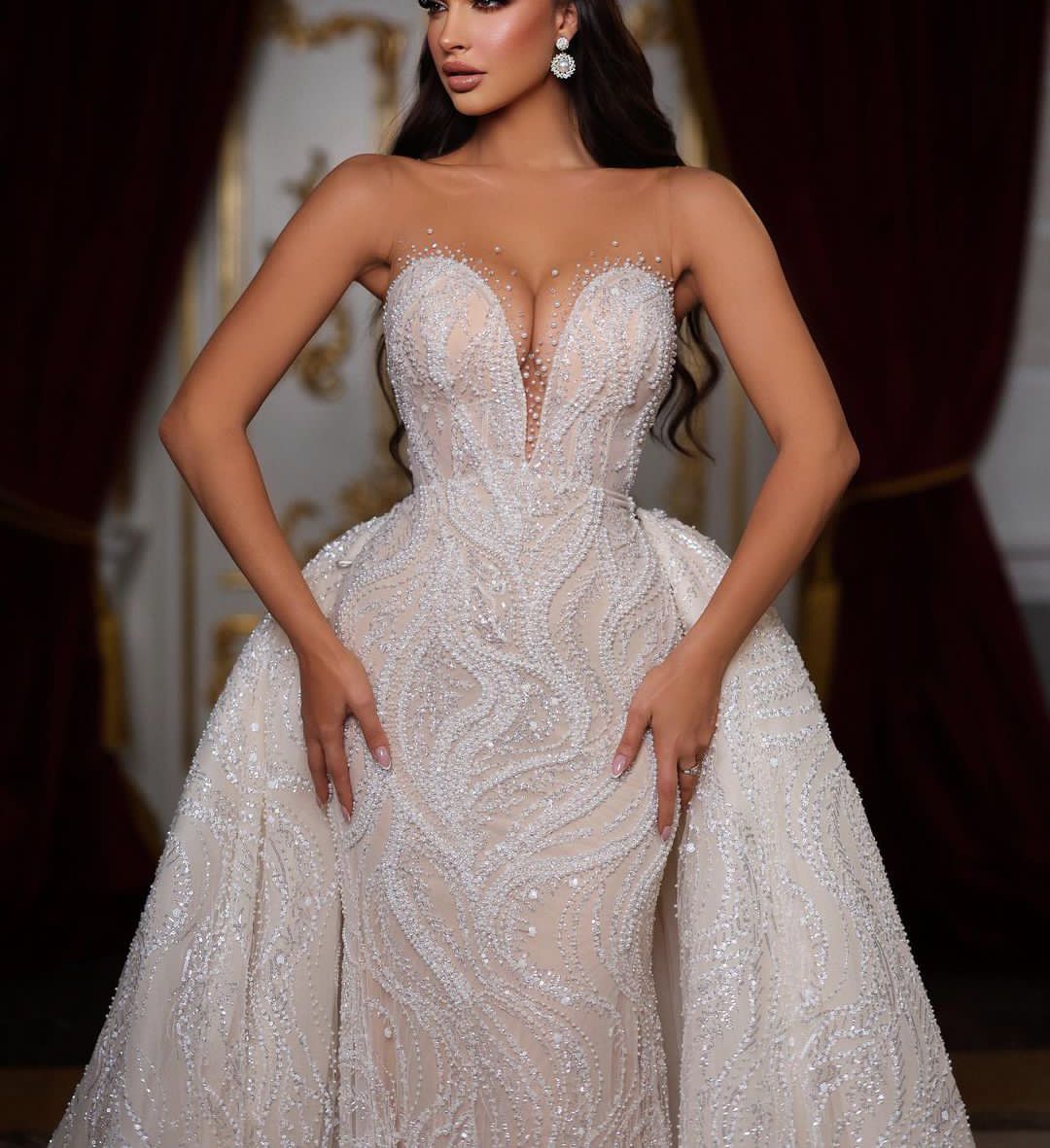 Elegant Mermaid Wedding Dresses Sleeveless V Neck Appliques Sequins 3D Lace Diamonds Detachable Train Beads Floor Length Bridal Gowns Custom Made abit
