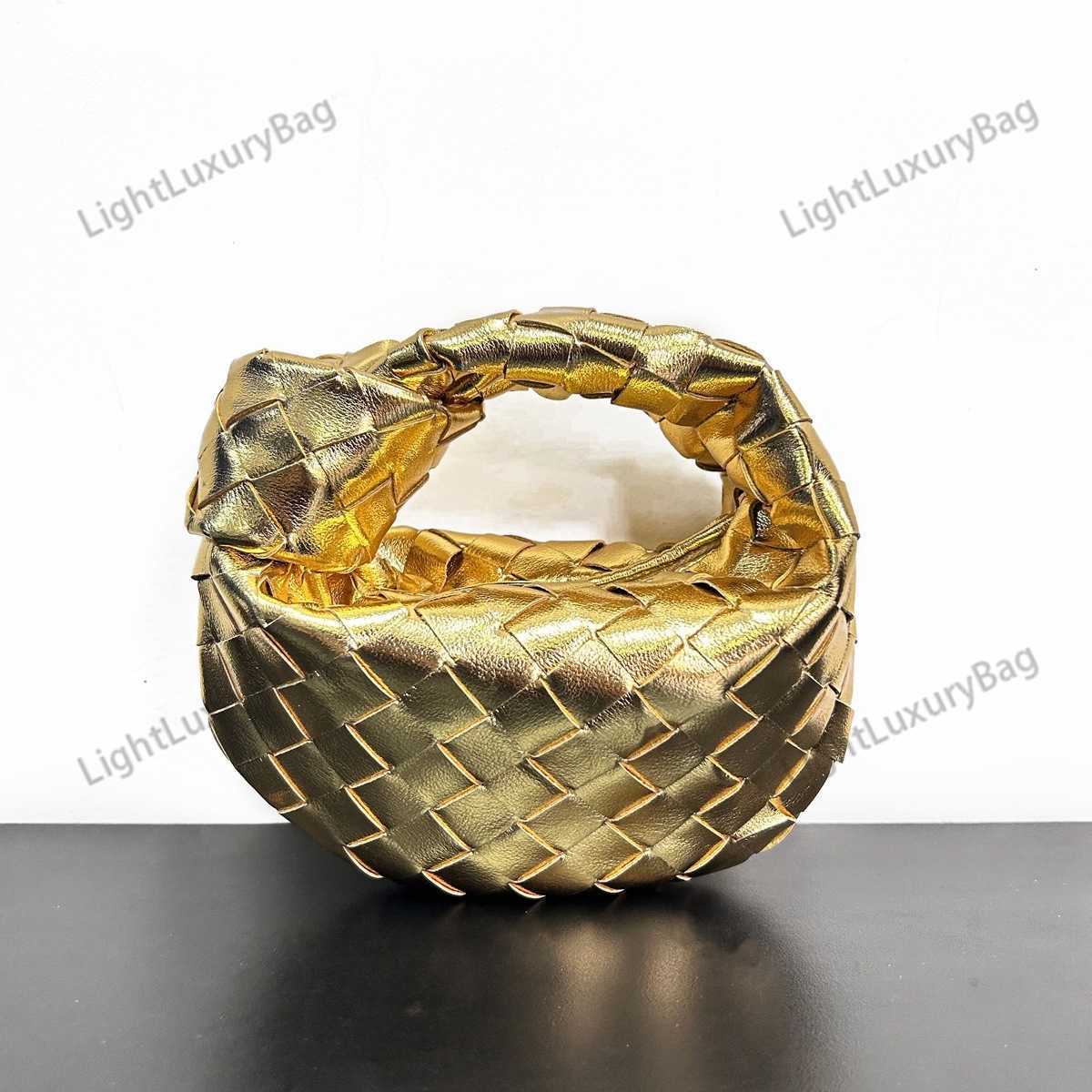 New Brand Jodie Woven Small Bag 2023 Spring New Bag Women's High Quality Leather Cow Horn Bag Cloud Woven Cloud Handbag 230422, Gold-
New Brand Jodie Woven Small Bag 2023 Spring New Bag Women's High Quality Leather Cow Horn Bag Cloud Woven Cloud Handbag 230422, Gold-