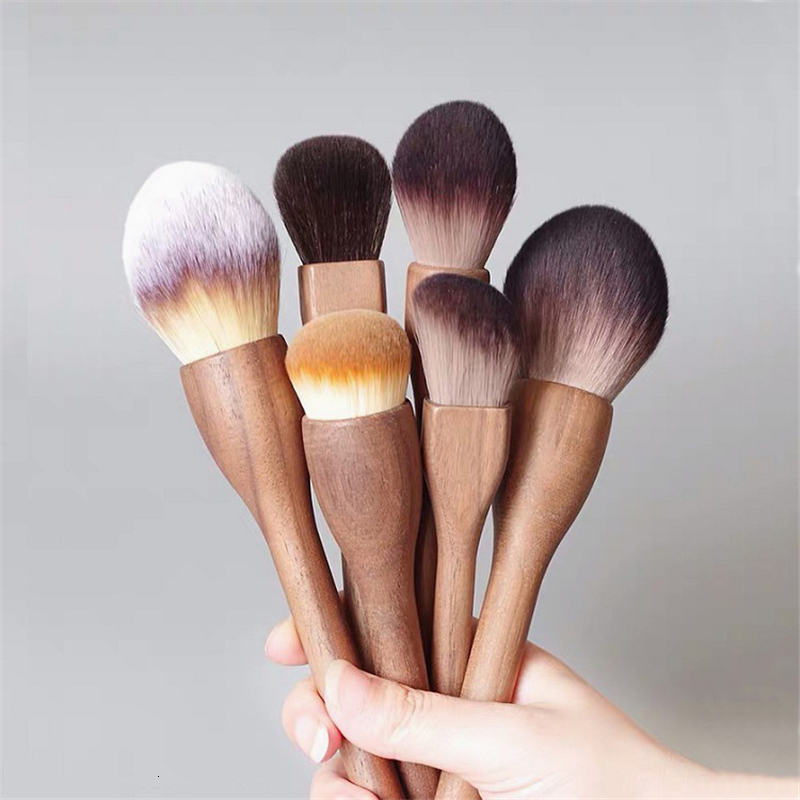 Makeup Tools 1Pcs European Vintage Wood Handle Brush High Quality Walnut Loose Powder Blush Foundation Contour Super Soft 230421