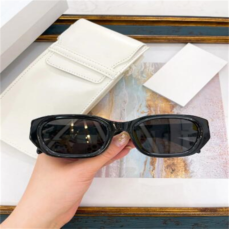 Men Sunglasses For Women Latest Selling Fashion Sun Glasses Mens Sunglass Gafas De Sol Glass UV400 Lens With Random Matching Box 40495
Men Sunglasses For Women Latest Selling Fashion Sun Glasses Mens Sunglass Gafas De Sol Glass UV400 Lens With Random Matching Box 40495