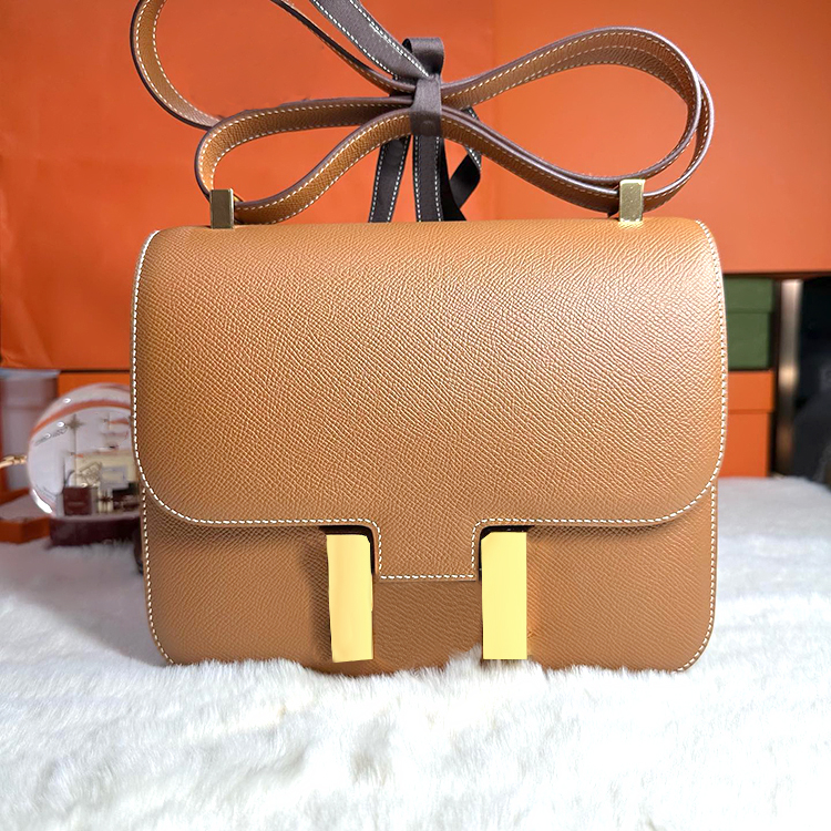 fashion Metal sign cons tances nato bag clutch flap Shoulder Bags Luxurys Designer tote crossbody handbag Women's mens Genuine leather 7a high end custom quality bag, Yellow
fashion Metal sign cons tances nato bag clutch flap Shoulder Bags Luxurys Designer tote crossbody handbag Women's mens Genuine leather 7a high end custom quality bag, Yellow