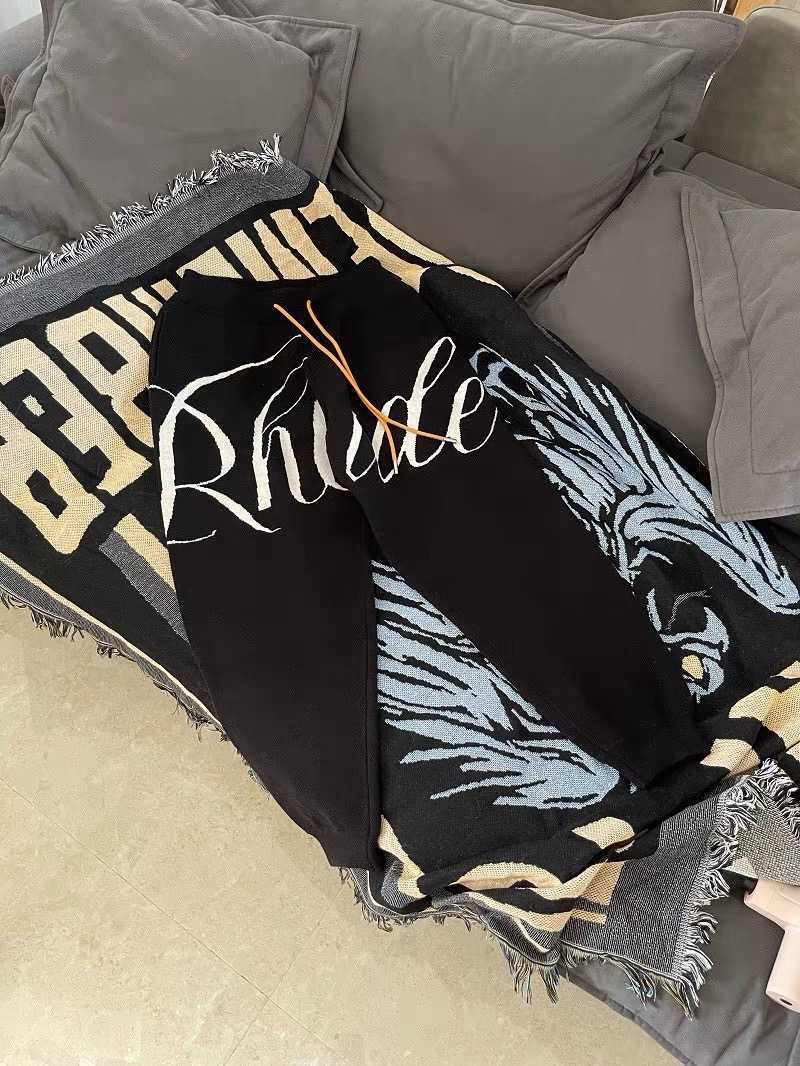 Designer Clothing Trendy Brand New Product Rhude Slogan Jacquard Drawstring Tie Youth Casual Wool Pants Couples Joggers Sportswear Beach fitness outdoor, Black
Designer Clothing Trendy Brand New Product Rhude Slogan Jacquard Drawstring Tie Youth Casual Wool Pants Couples Joggers Sportswear Beach fitness outdoor, Black