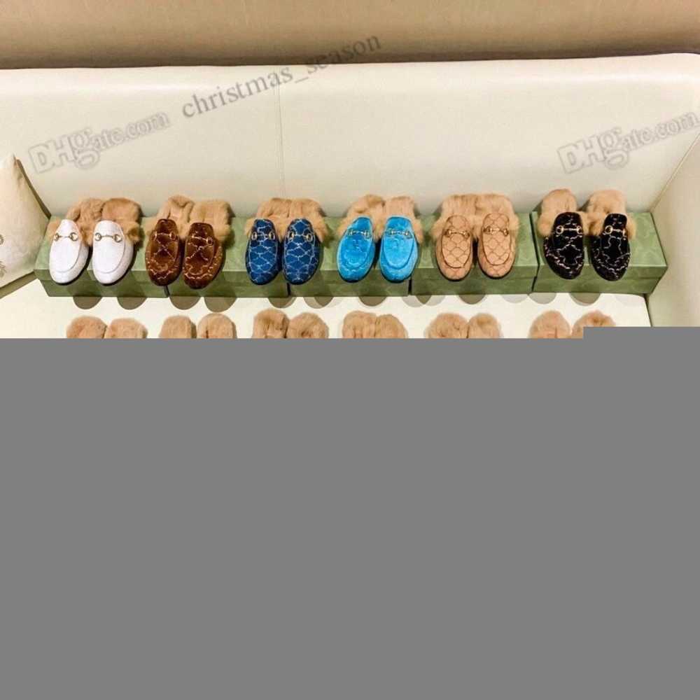Fashion Designer Women Fur Slippers Bee Loafers Genuine Leather Mules Princetown Woman metal buckle chain Lazy Slides Casual Flat Shoes''gg''
Fashion Designer Women Fur Slippers Bee Loafers Genuine Leather Mules Princetown Woman metal buckle chain Lazy Slides Casual Flat Shoes''gg''