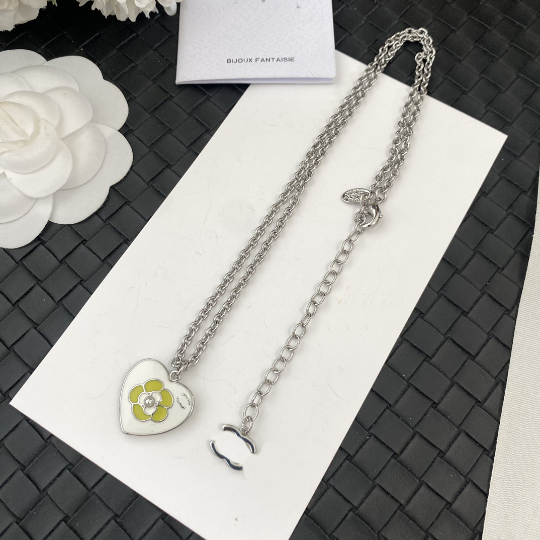 Designer Jewelry Long Charm Pendant Necklace For Women Jewelry Matte Gold Fashion Style Necklaces Popular Classic Brand Selected Gift Luxury Gifts Couple 46+8cm
Designer Jewelry Long Charm Pendant Necklace For Women Jewelry Matte Gold Fashion Style Necklaces Popular Classic Brand Selected Gift Luxury Gifts Couple 46+8cm