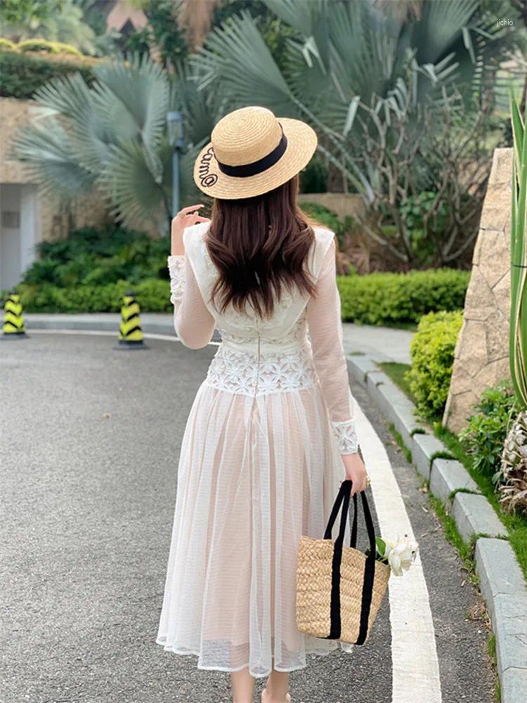 Casual Dresses High-End Customization Lace Embroidery Patchwork Mesh Long Dress Women Fashion Three-Dimensional Flower Holiday Vestidos