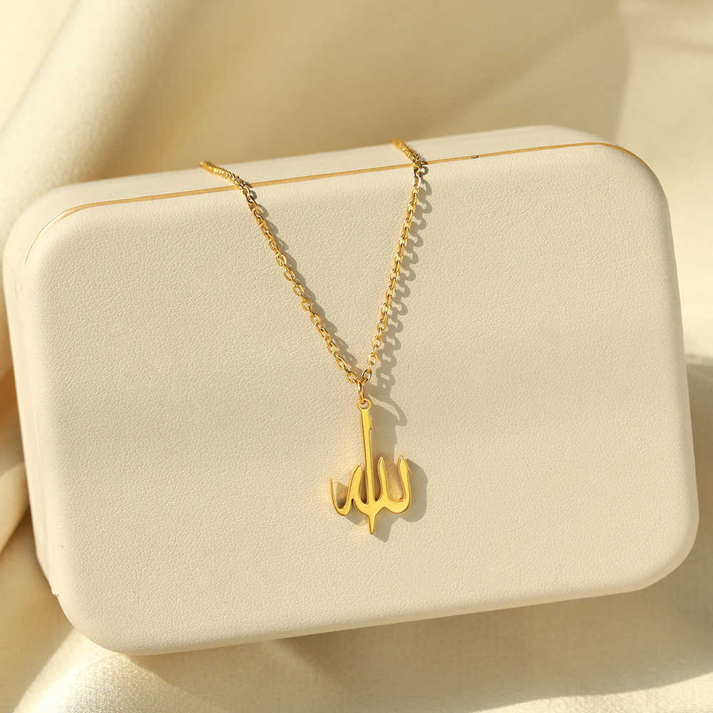 Pendant Necklaces Personalized Letter Love God Patience in Arabic Necklaces Women Islamic Jewelry Stainless Steel Allah Pendant Collier Femme Bff W042