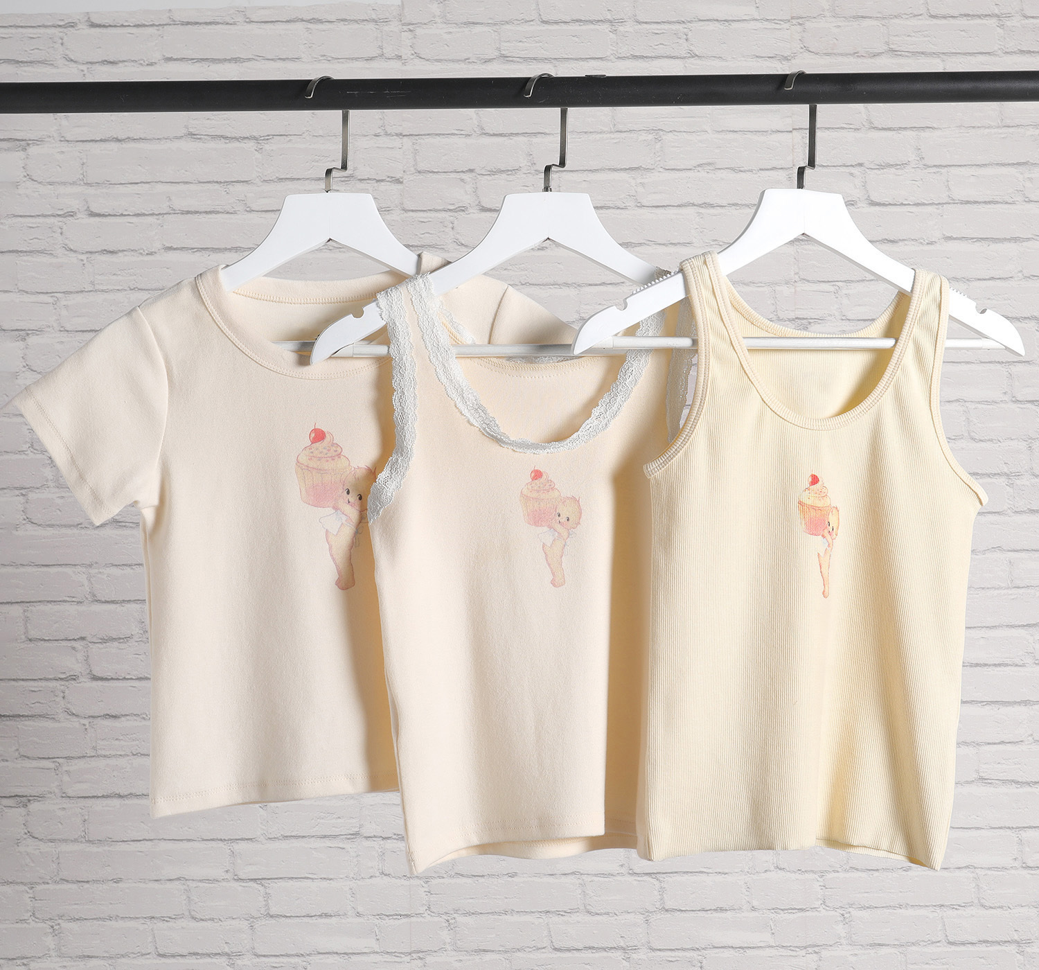 Women's Tanks Camis Vintage Angel Print Lace Tank Top Sweet Cute Sleeveless Cotton Soft Short Tshirts Female Summer Chic Y2k Crop 230422Z