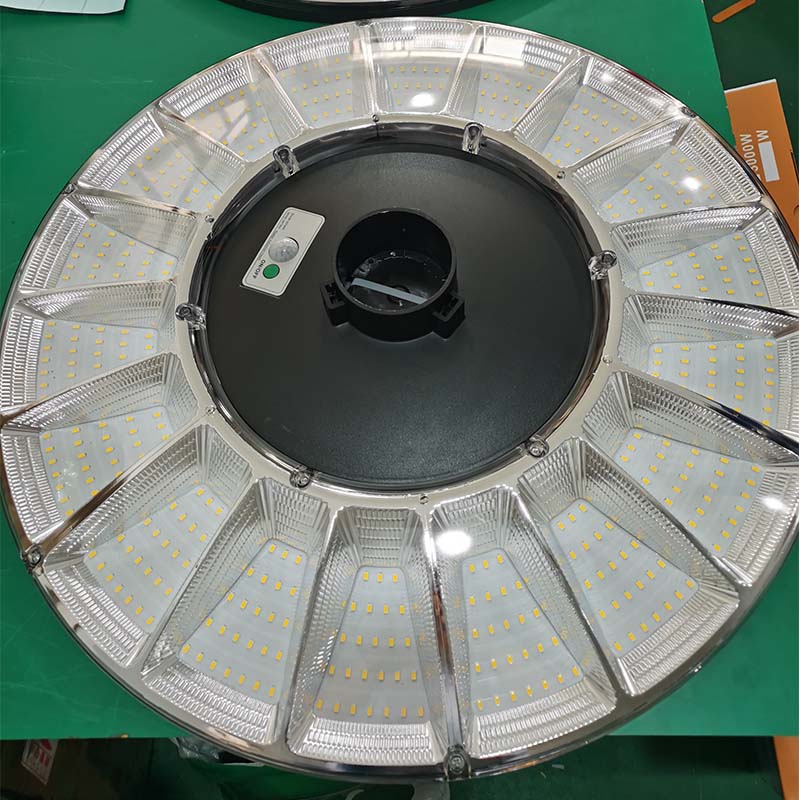 Solar UFO Lamp 150W 250W 300W 500W 1000W 3 5 heads Round IP65 Waterproof Integrated Street Light