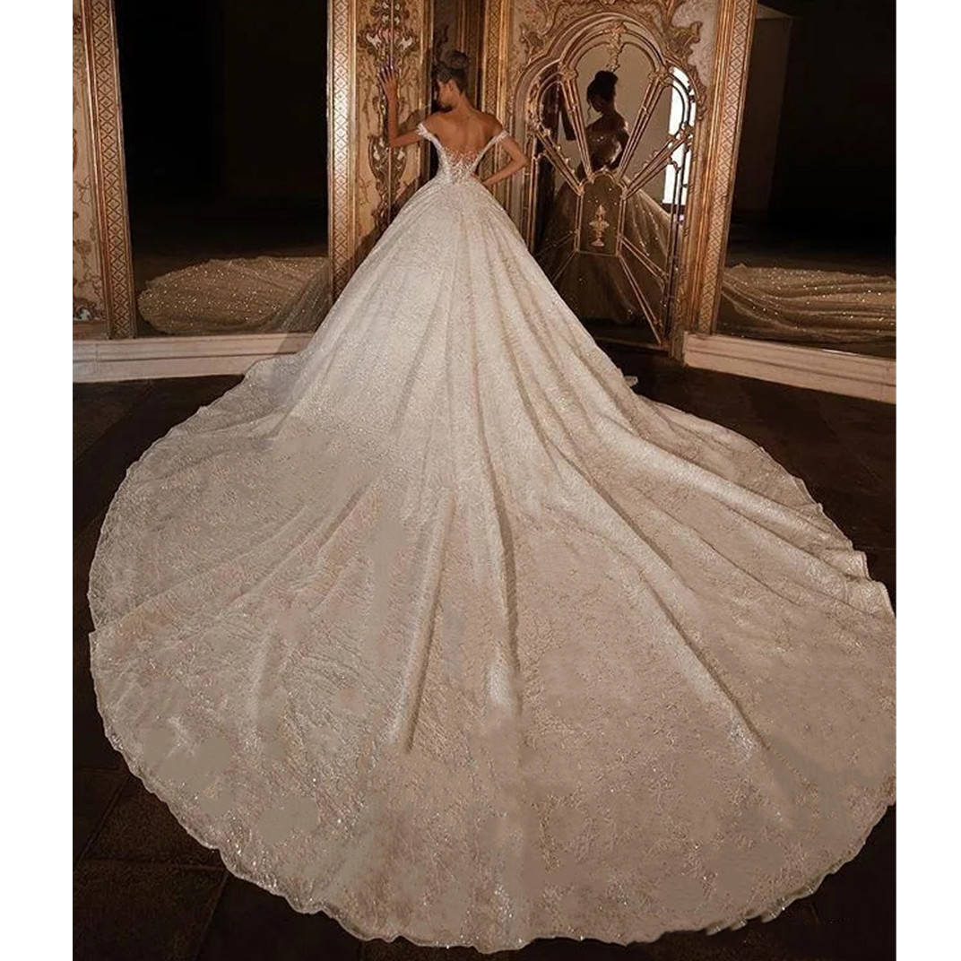 A African E Urious Ball Gown Wedding Dresses Beaded Lace D Appliques Crystal Plus Size Bridal Gowns Robes De Soiree