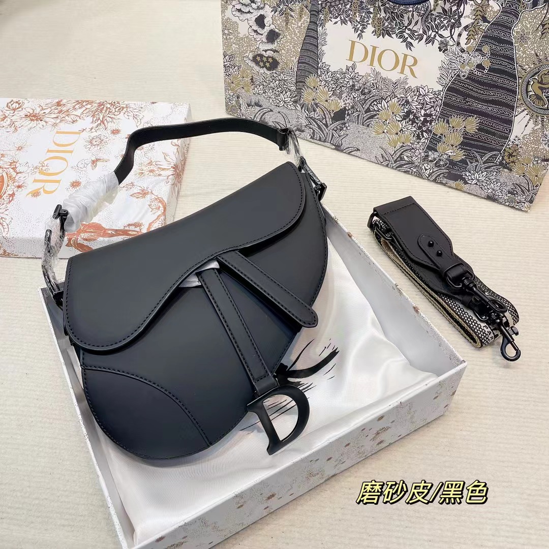 Handbag Saddles bag with Strap Designer Bag backpacks Tote Wallet magnetic Metal pendant Purses Top 5A Shoulder bags Womens Crossbody Handbags r2, #24
Handbag Saddles bag with Strap Designer Bag backpacks Tote Wallet magnetic Metal pendant Purses Top 5A Shoulder bags Womens Crossbody Handbags r2, #24