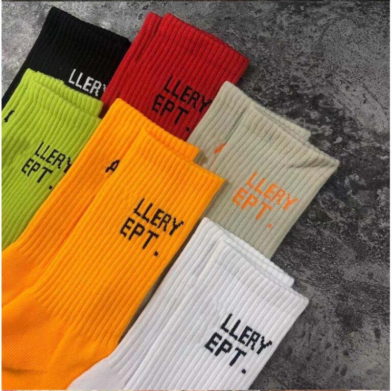 Designer Sock Autumn and Winter Graffiti Letters Street Art Pure Color Cotton Towel Bottom Sports Socks Men and Women Fashion, White
Designer Sock Autumn and Winter Graffiti Letters Street Art Pure Color Cotton Towel Bottom Sports Socks Men and Women Fashion, White