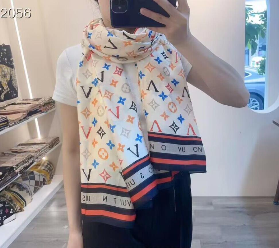 Classic All-match high-quality men's and women's outdoor travel Scarf 180*90cm
Classic All-match high-quality men's and women's outdoor travel Scarf 180*90cm