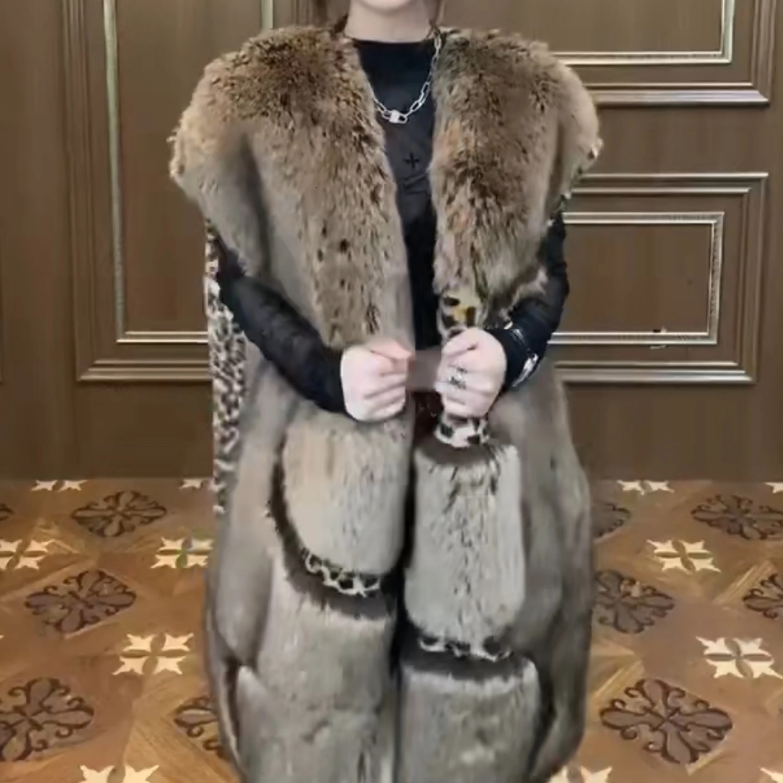 Women's Fur Faux Vefadisa 2023 Winter Leopard Sleeveless Toka Wool Integrated Thermal Insulation Sequins Casual Coat ZY2544 231122