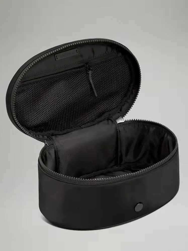Lu makeup bag pinkyoga Outdoor Bags Women Oval Kit 3.5L Gym Makeup Storage Bags Cosmetic Bag Fanny Pack Purses, Black
Lu makeup bag pinkyoga Outdoor Bags Women Oval Kit 3.5L Gym Makeup Storage Bags Cosmetic Bag Fanny Pack Purses, Black