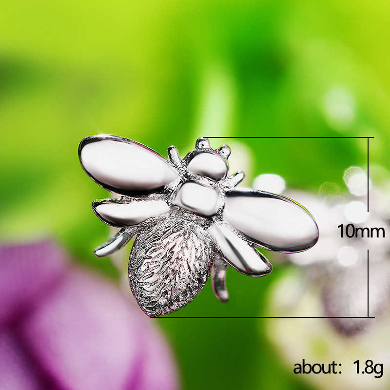 Charm Creative Fly Bee Ear Stud Earrings for Women Girls Gold/Silver Color Cute insect Animal Earrings Charm Bridal Wedding Jewelry W0422