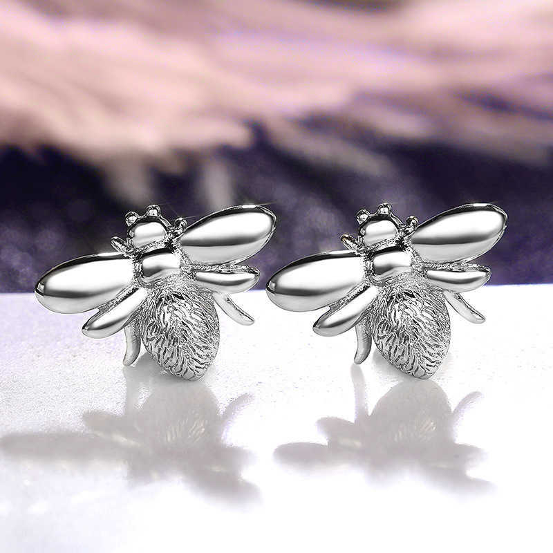 Charm Creative Fly Bee Ear Stud Earrings for Women Girls Gold/Silver Color Cute insect Animal Earrings Charm Bridal Wedding Jewelry W0422
