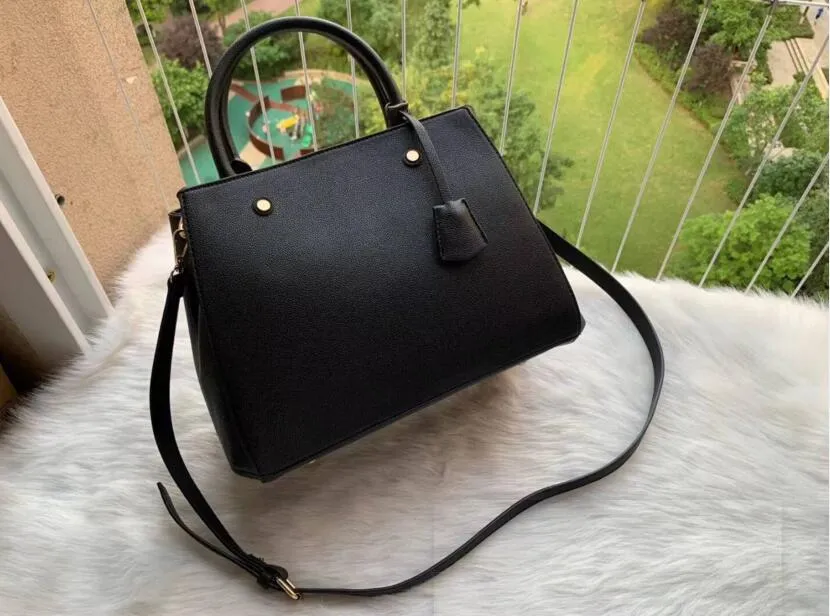 Classic Fashion Designer embossing Women Handbags Purse High Cross Body Bags Small Shoulder Bag PU Leather Messenger Black Tote Bag 6341056
Classic Fashion Designer embossing Women Handbags Purse High Cross Body Bags Small Shoulder Bag PU Leather Messenger Black Tote Bag 6341056