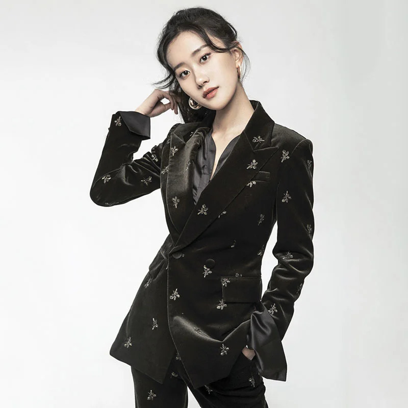 Womens Two Piece Pants British Autumn Winter Style Embroidery Pleuche Jacket Velvet Blazer Trousers 2 Pcs Fashion Suits Y1396 231123