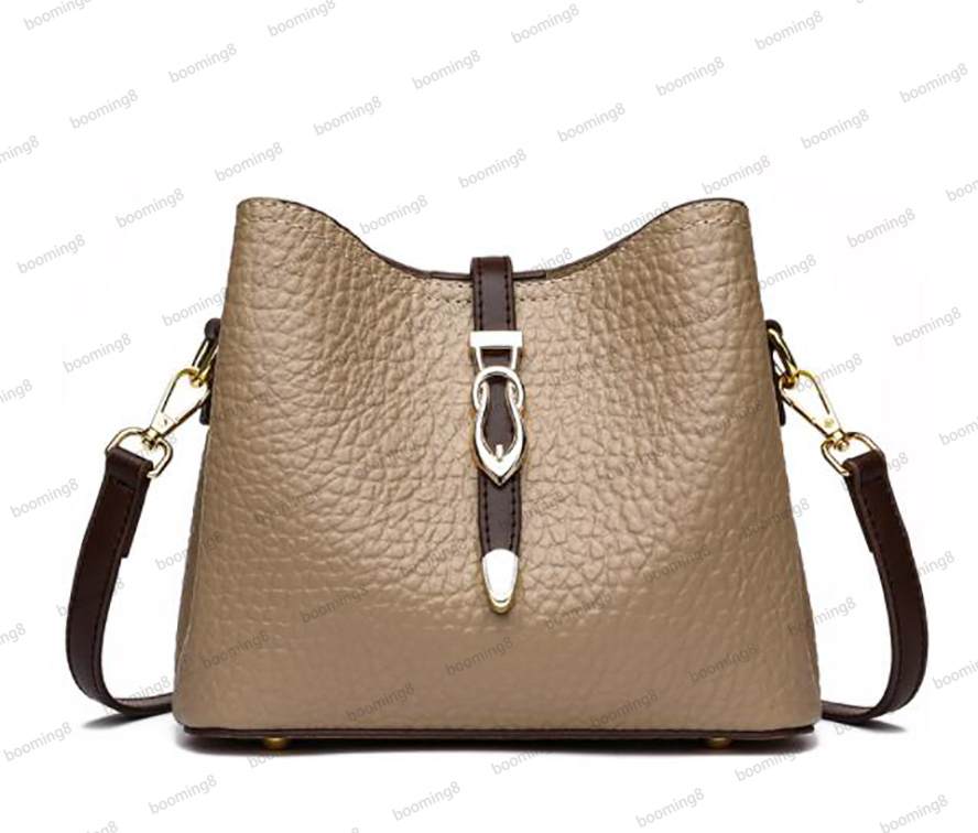 Designer's Women's Bag 2023 New Trendy and Fashionable Bucket Wrap Head Layer Cowhide One Shoulder Crossbody Handbag, No single shot
Designer's Women's Bag 2023 New Trendy and Fashionable Bucket Wrap Head Layer Cowhide One Shoulder Crossbody Handbag, No single shot