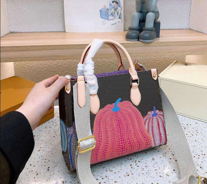 designer ONTHEGO bags luxury Totes handbag women chain cross body Shoulder Bags Luxurys Leather Purse shopping Bag, Brown
designer ONTHEGO bags luxury Totes handbag women chain cross body Shoulder Bags Luxurys Leather Purse shopping Bag, Brown