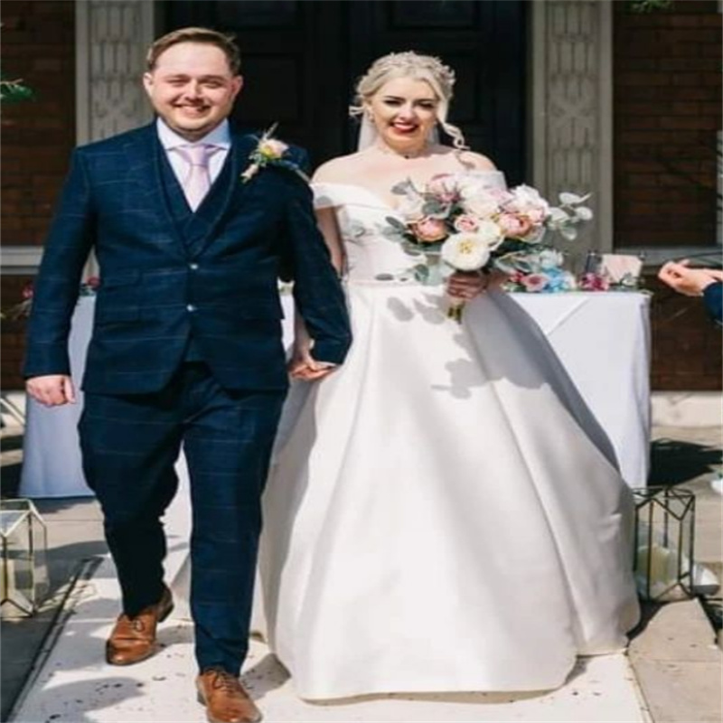 Beautiful Soft Satin Beaded Wedding Dress 2023 Off Shoulders A Line Garden Boho Bride Dress Vestido De Novia Modern Simple Robe De Mariee Simple Summe