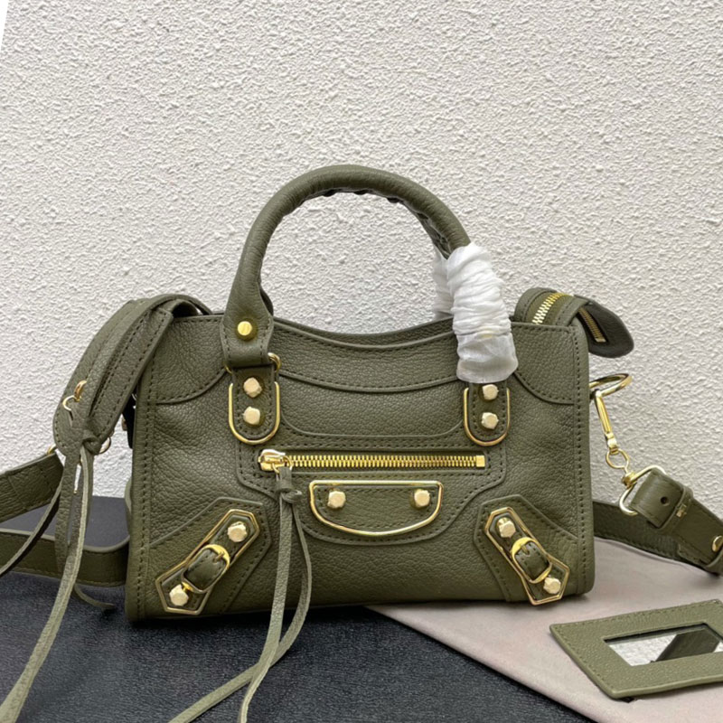 European and American 7A Le Cagole Motorcycle Bag Designer Genuine Leather Retro Tassel Willow Nail Handbag High Quality Shoulder Bag Crossbody Bag
European and American 7A Le Cagole Motorcycle Bag Designer Genuine Leather Retro Tassel Willow Nail Handbag High Quality Shoulder Bag Crossbody Bag