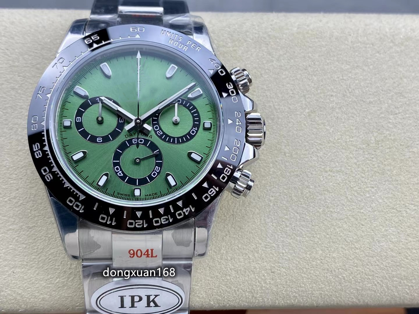 IPK Factory 60th Anniversary Limited Edition Watch 40mm in diameter with Dandong 4130 movement timing feature sapphire crystal glass mirror 904 steel band, As shown
IPK Factory 60th Anniversary Limited Edition Watch 40mm in diameter with Dandong 4130 movement timing feature sapphire crystal glass mirror 904 steel band, As shown