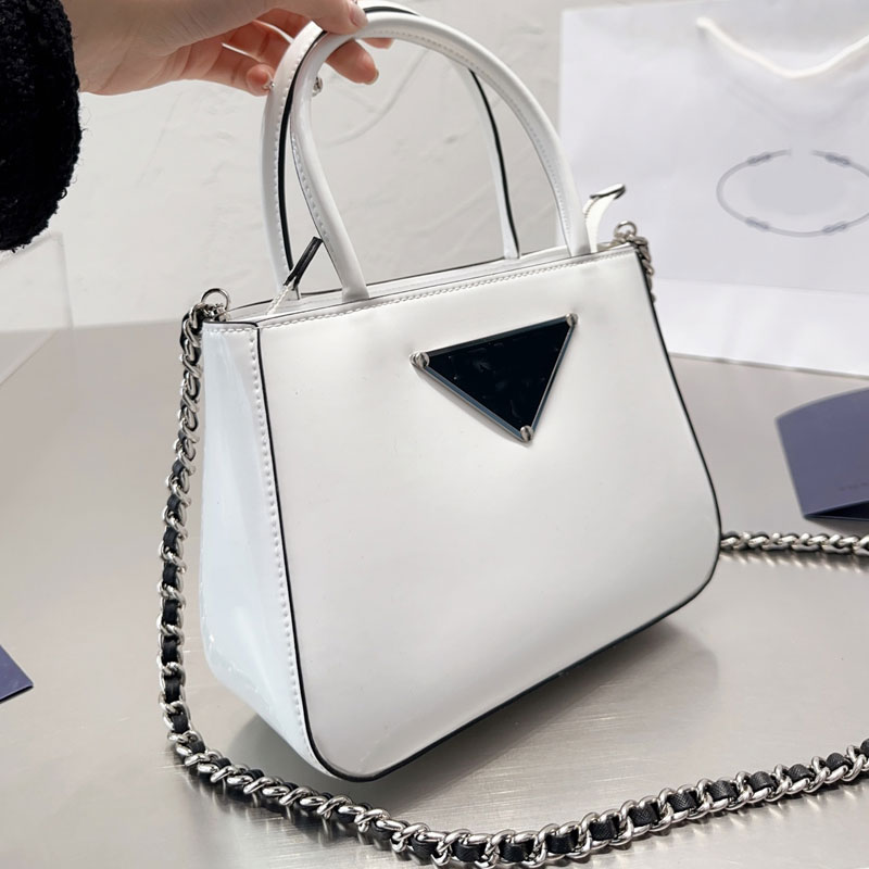 Women Chain Handbag Patent Leather Shoulder Bag Plain Clutch Fashion Letter Triangle Pattern Zipper Open Genuine Leather Lady Pouch High Quality, Black
Women Chain Handbag Patent Leather Shoulder Bag Plain Clutch Fashion Letter Triangle Pattern Zipper Open Genuine Leather Lady Pouch High Quality, Black