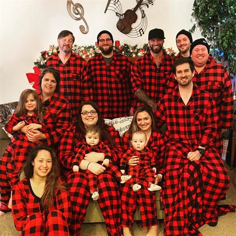 Family Matching Outfits Couple Family Christmas Pajamas 2024 Year Red Plaid Costume For Adult Mother Kids Clothes Matching Outfits Sleepwear Set 23112