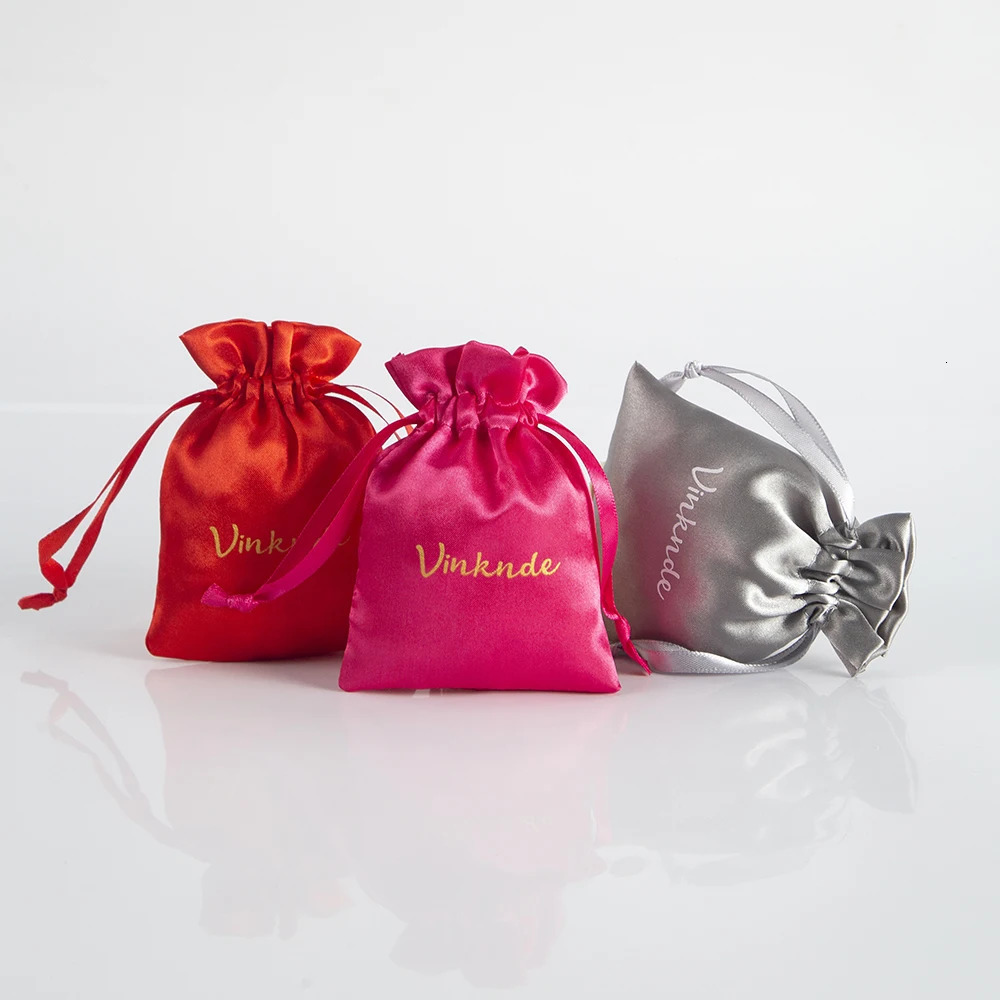 Pendant Necklaces 100pcs Dust Bags Custom Silk Satin Gift Bag Smooth Cloth Ring Bracelet Earphone Jewelry Storage Packing Drawstring Pouches 231123