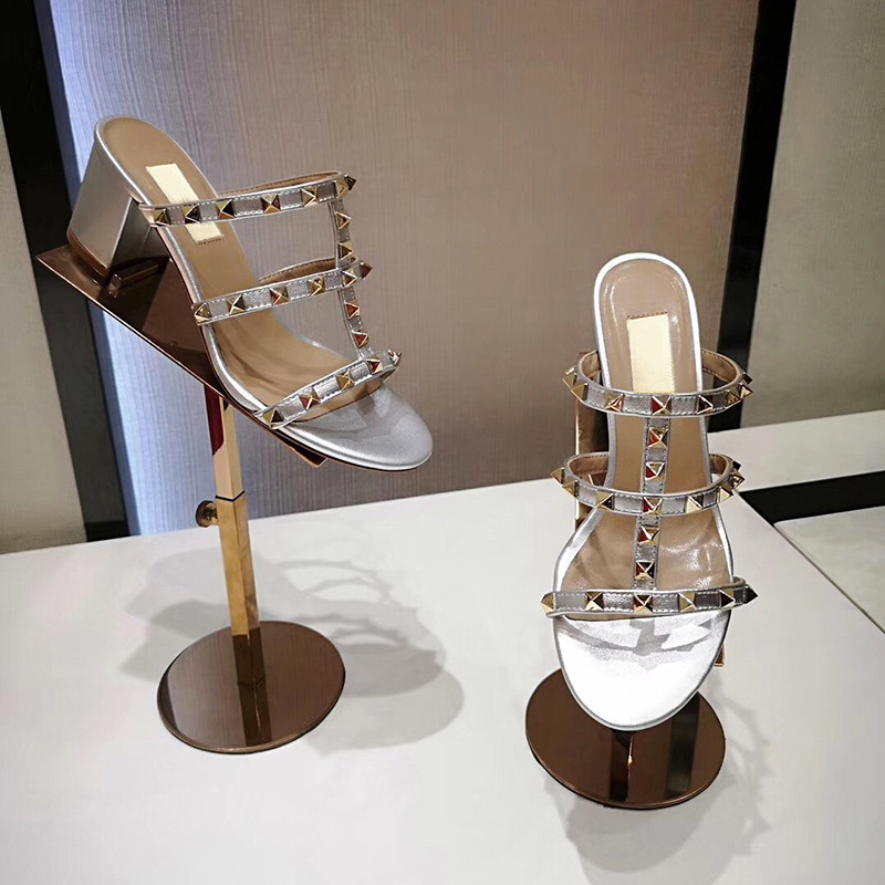 Designer Women's shoes Sandals Platform slippers Summer High Heels Rivets Shoes Concise thick with Casual Outdoor Genuine Leather Ladies Pumps Sexy Party Shoes 41, Color # 2
Designer Women's shoes Sandals Platform slippers Summer High Heels Rivets Shoes Concise thick with Casual Outdoor Genuine Leather Ladies Pumps Sexy Party Shoes 41, Color # 2