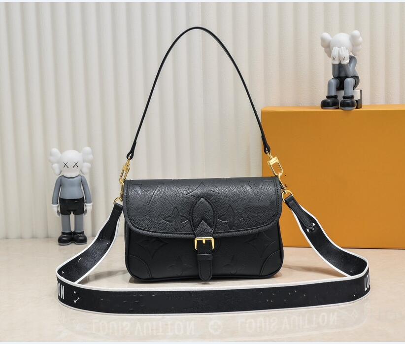 Diane satchel Bag With Logo Jacquard cross-body strap Embossed Leather Cream Full Black houlder Bags Classic Vintage Cross Body 10A Quanlity M45985 10A High Quality, Black diane embossed
Diane satchel Bag With Logo Jacquard cross-body strap Embossed Leather Cream Full Black houlder Bags Classic Vintage Cross Body 10A Quanlity M45985 10A High Quality, Black diane embossed