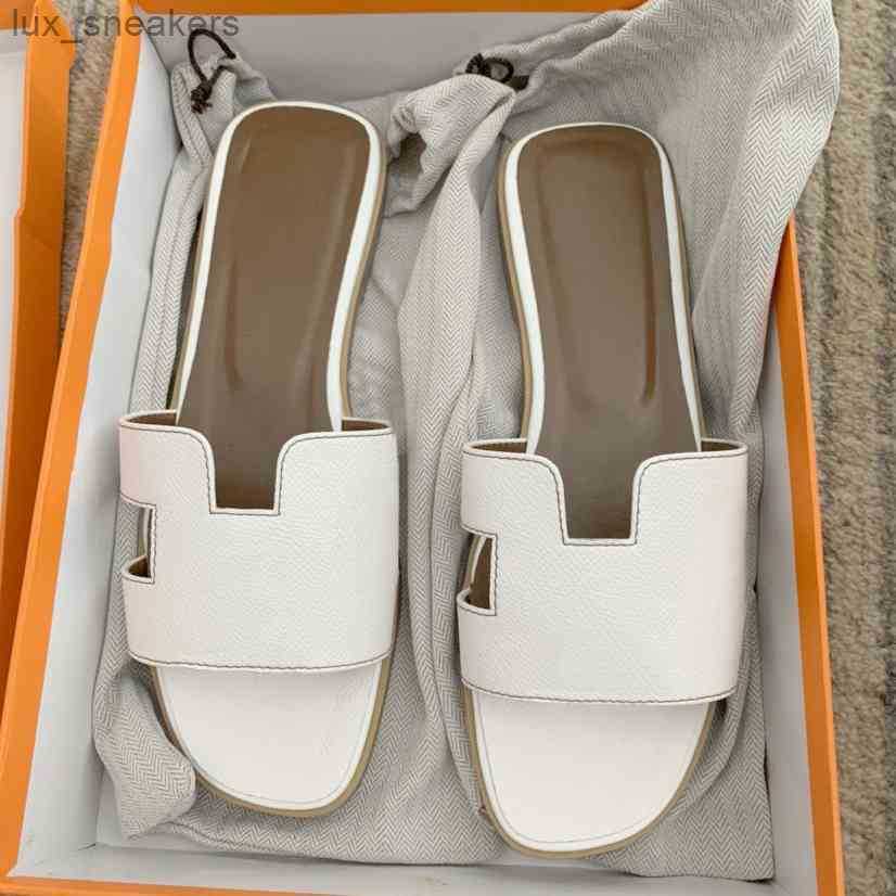 Woman Slipper Slides Flat flip flops Leather slipper Oran sandal Genuine Fashion Casual beach slippers Size 35-43 With box, Color 10
Woman Slipper Slides Flat flip flops Leather slipper Oran sandal Genuine Fashion Casual beach slippers Size 35-43 With box, Color 10