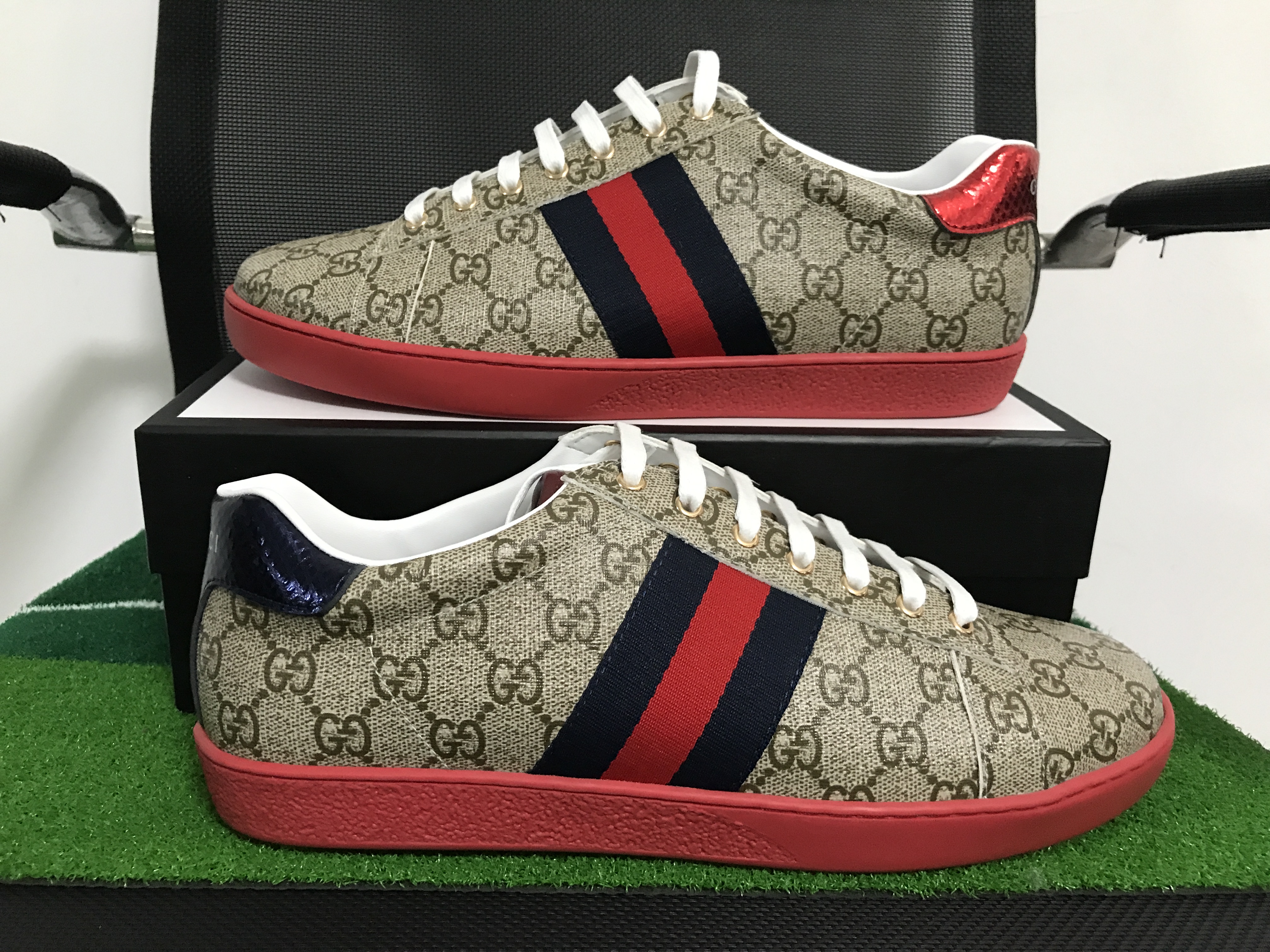 Gucci GG Designer Casual Dress Shoes Italy Ace Bee Sneakers Leather Embroidered men Tiger Chaussures interlocking White Shoe Walking Sports Platform Trainers, 33
Gucci GG Designer Casual Dress Shoes Italy Ace Bee Sneakers Leather Embroidered men Tiger Chaussures interlocking White Shoe Walking Sports Platform Trainers, 33
