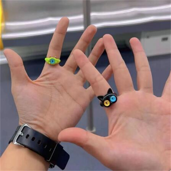 Cute Green Monster Rings Women Fashion Sweet Two Color Cat Eyes Open Couple Ring Wedding Finger Accessories Jewelry GC2063